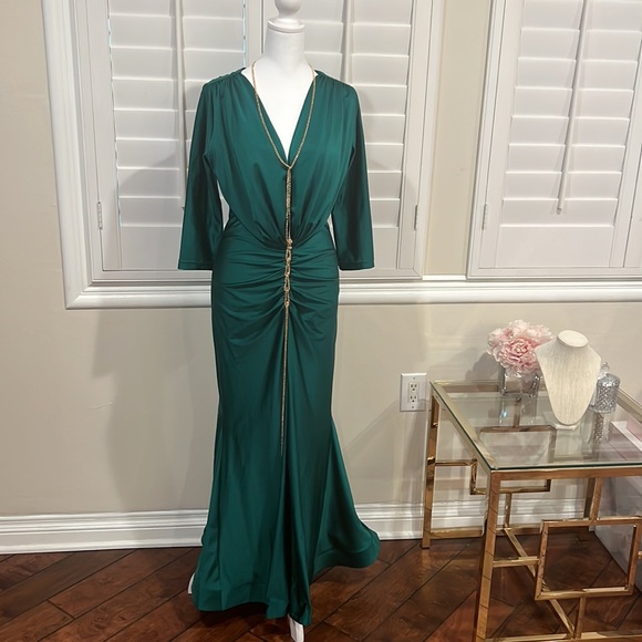 Eva Mejl Kimberly’s emerald green evening Dress - Picture 5 of 10